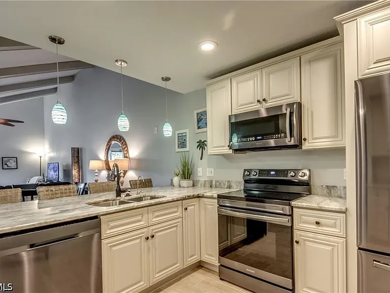 6337 Royal Woods Dr — Photo 5
