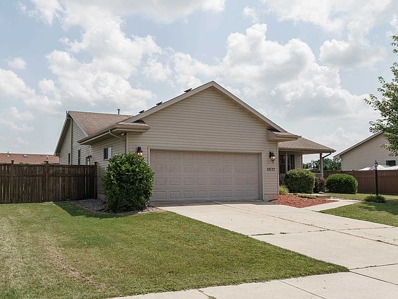3rd image of 4632 Parkwood Dr