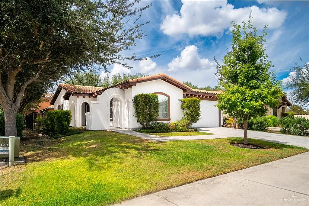 3 bed, 3.0 bath, 1920 sqft, $2,700 — Photo 1