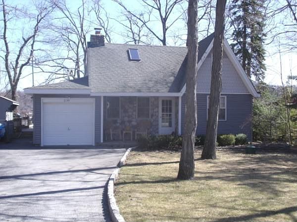 1st image of 2134 Lakeside Dr W