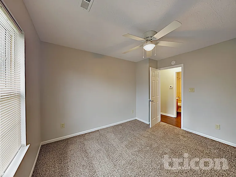 4811 Oakforge Dr — Photo 8