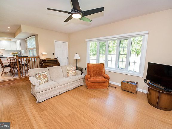 2nd image of 49 Lopatcong Dr
