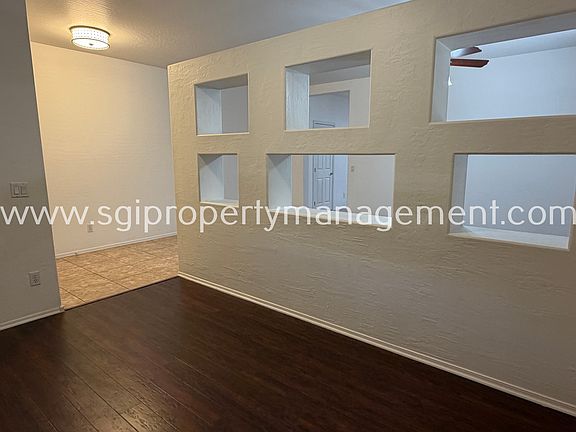4th image of 1243 E Walnut Rd