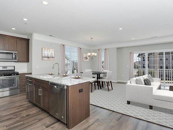 Kitchen & Dining Room