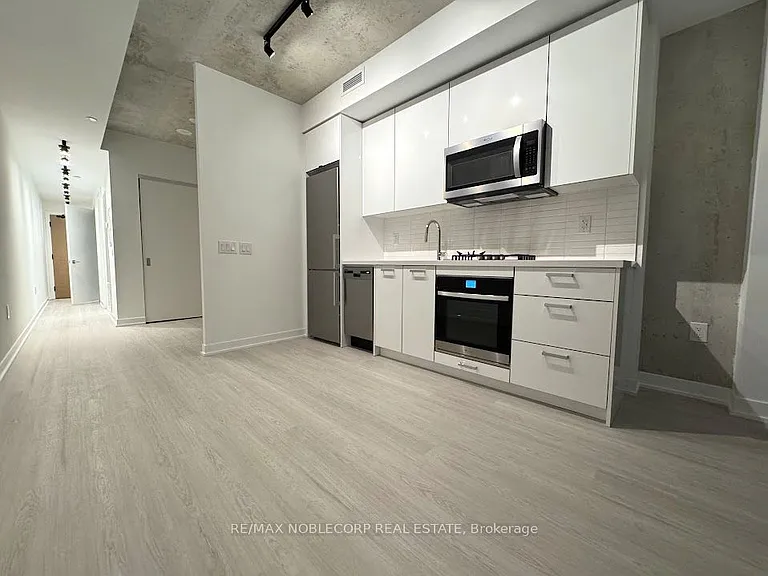 195 McCaul St #1613 — Photo 5
