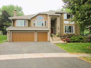 1572 Larkdale Ct, Lindenhurst, IL 60046