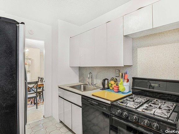 4th image of 61-15 98th St #5J