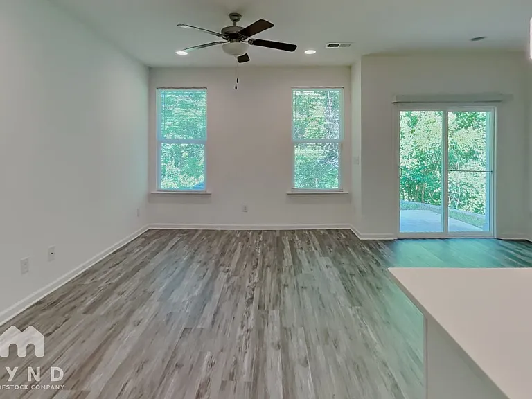 3022 Reid Ave — Photo 3