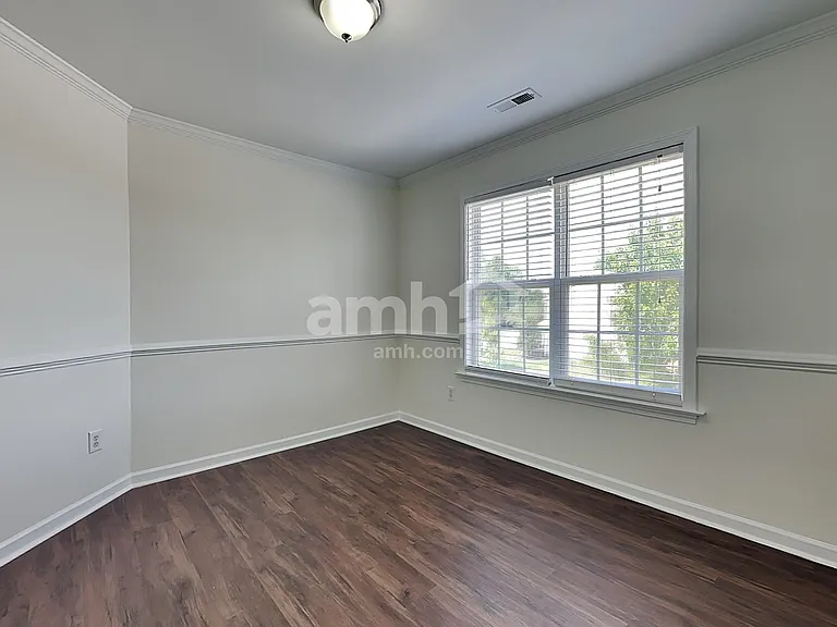 121 Hampton Lake Dr — Photo 14