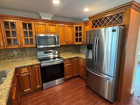 4th image of 16746 Waters Edge Dr