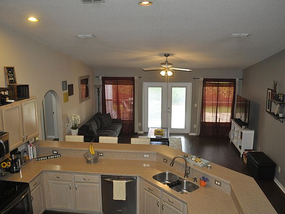4th image of 12863 Winthrop Cove Dr