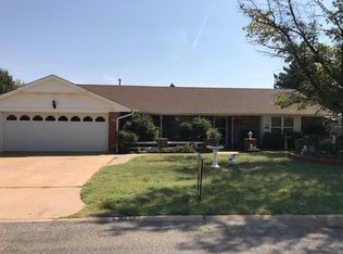 1505 N College St, Cordell, OK 73632