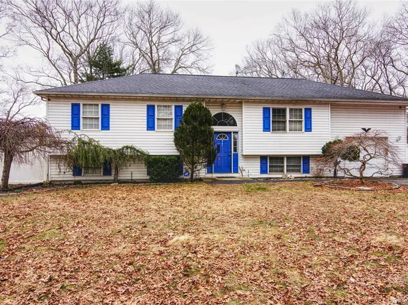 77 Washington Avenue, Mastic, NY 11950