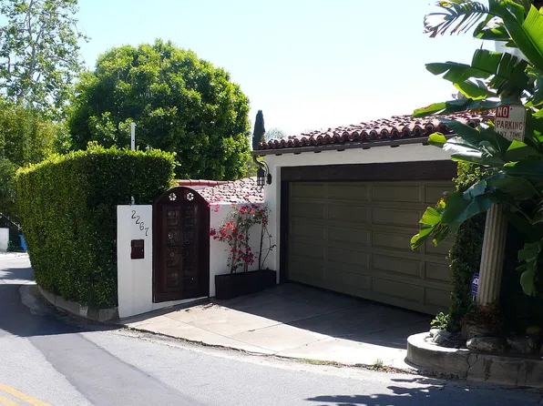 2267 El Contento Dr, Los Angeles, CA 90068