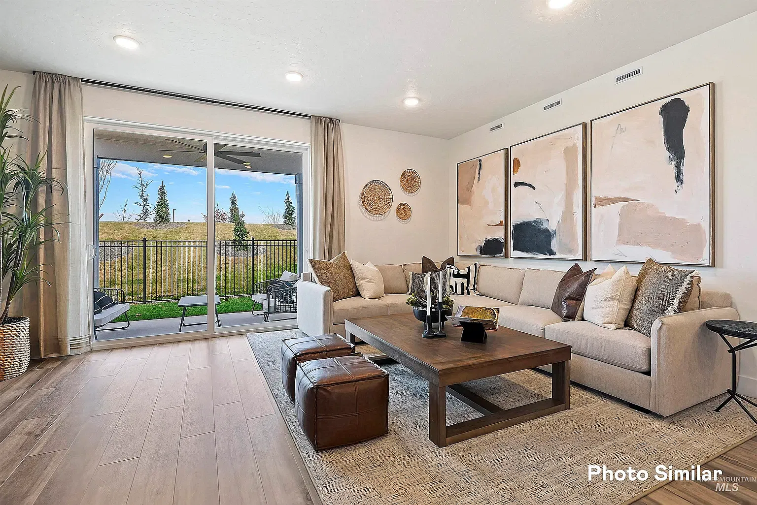4 bed, 2021 sqft, $2,595 — Photo 2