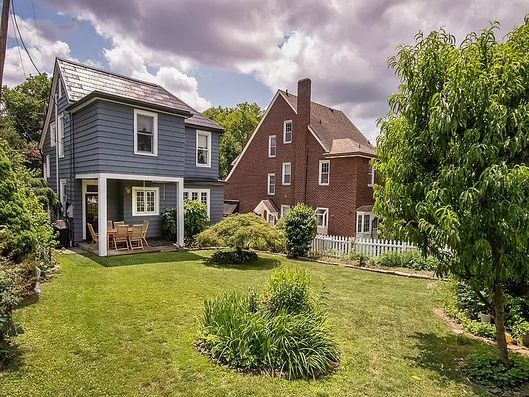 6051 Grafton St — Photo 28