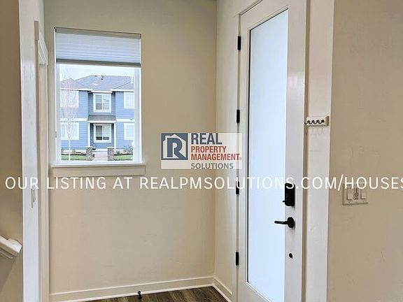 4th image of 4156 SE Century Blvd