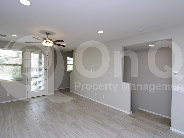 1731 E Dogwood Ln — Photo 5