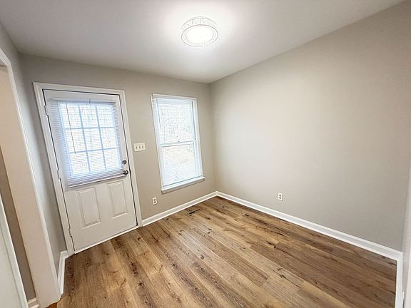 4th image of 17 Alamo Ct #B
