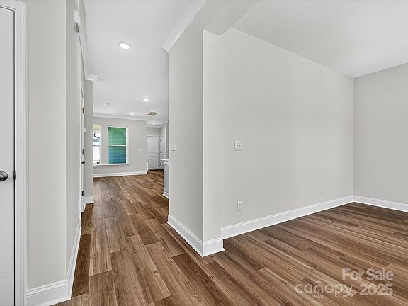 4th image of 17034 Malone Ln