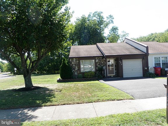 2nd image of 724 Michener Ct