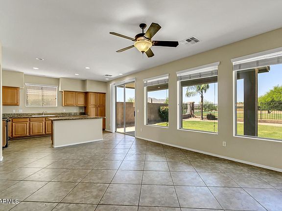 4th image of 3645 E Meadowview Dr