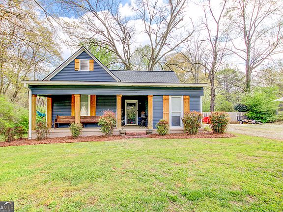 2nd image of 226 Mill St