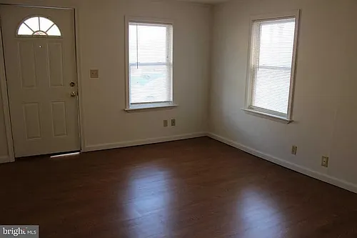 228 W Middle St Photo 1