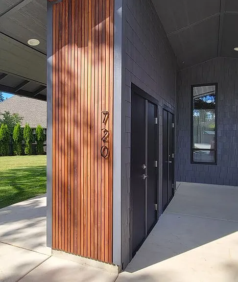720 SW Tera Dr — Photo 2