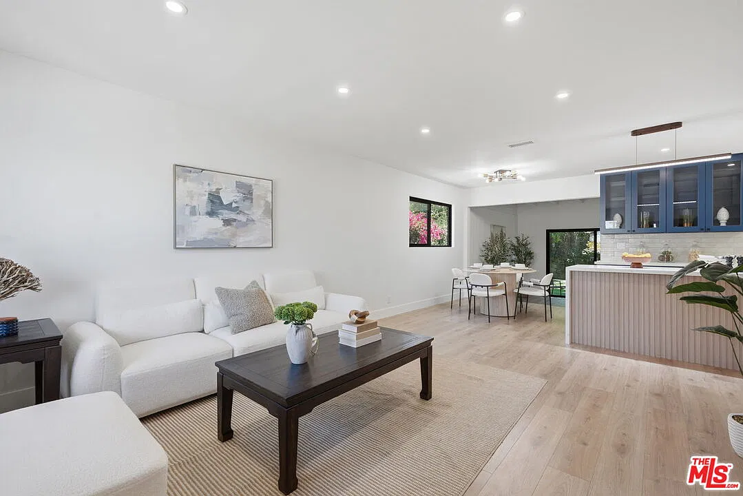 4 bed, 2.0 bath, 1520 sqft, $4,800 — Photo 3