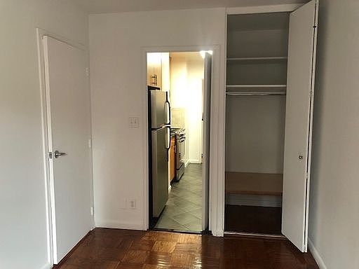 4th image of 245 E 63rd St APT 726