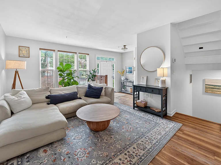 149 Quiet Waters Pl — Photo 6