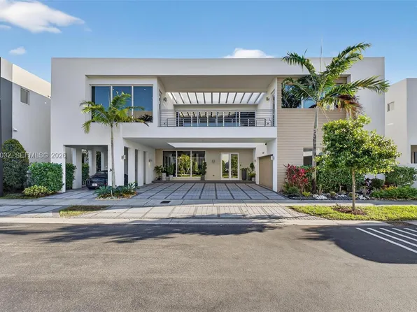 10292 NW 75th Ter, Doral, FL 33178