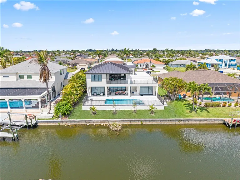 2636 Surfside Blvd — Photo 7