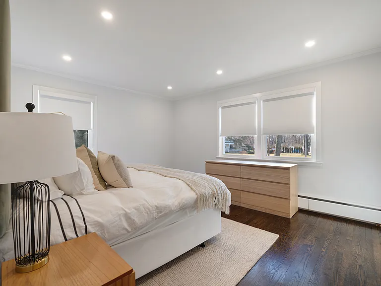 349 Hollywood Ave — Photo 7