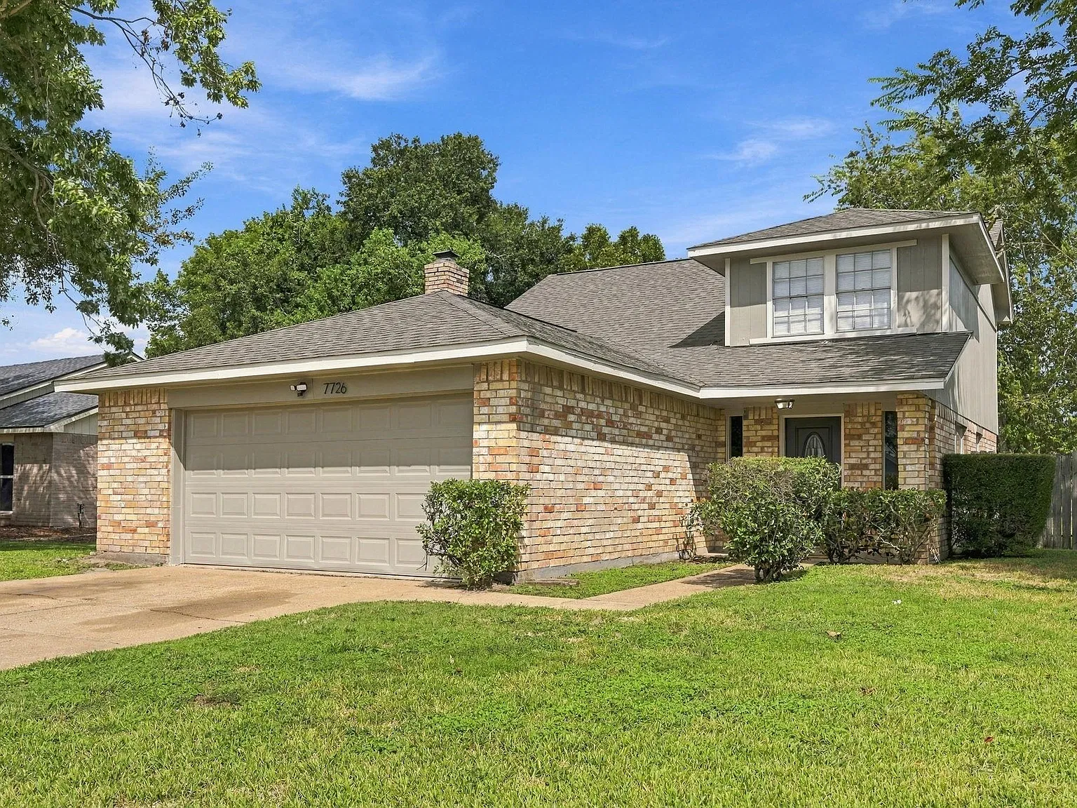 3 bed, 2.0 bath, 1763 sqft, $2,000 — Photo 1
