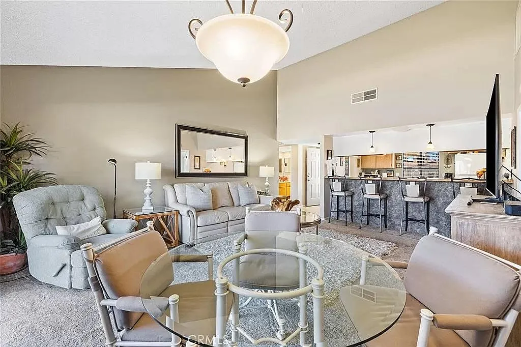 2 bed, 1177 sqft, $4,000 — Photo 4