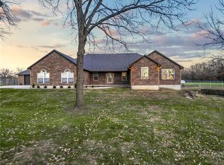 15201 S Bynum Rd, Lone Jack, MO 64070