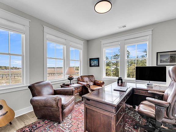 4th image of 3582 Clambank Dr
