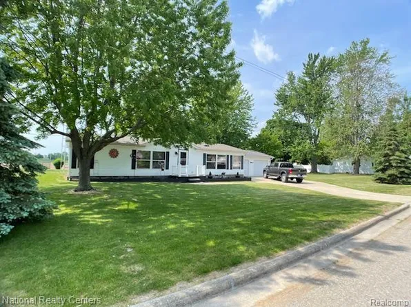 2538 Parrott St, Deckerville, MI 48427