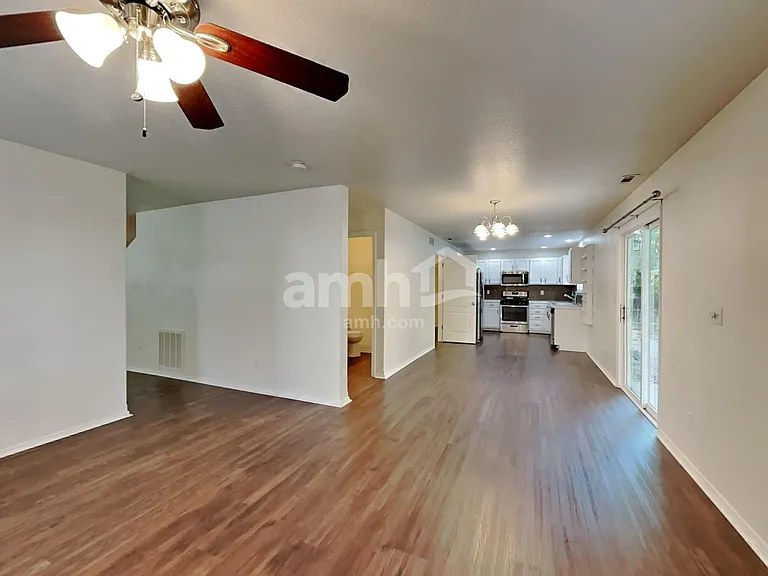 372 W Wood Owl Dr — Photo 5