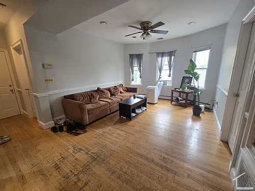 25 Raymond St Photo 1