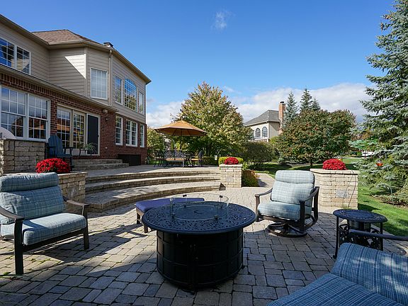 2nd image of 26462 Glenwood Dr