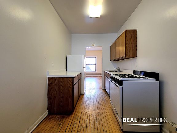 5th image of 825 W Waveland Ave APT 1S