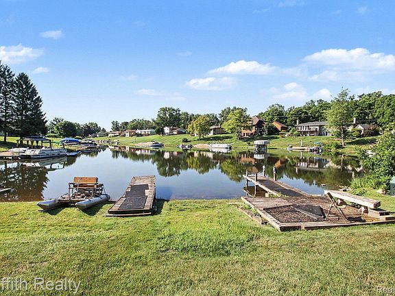 4th image of 578 E Coon Lake Rd