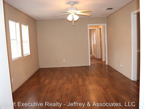 3rd image of 2915 Grassmere St