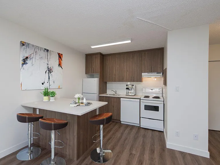 1440 Memorial Dr NW — Photo 4