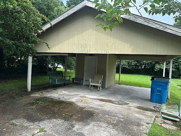 4th image of 308 W End Dr