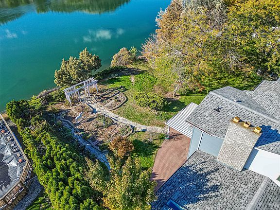 5th image of 4247 Furiak Rd