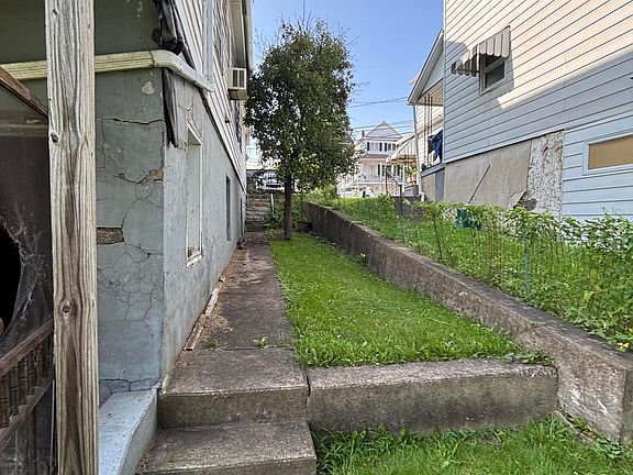 2nd image of 193 W Broad St